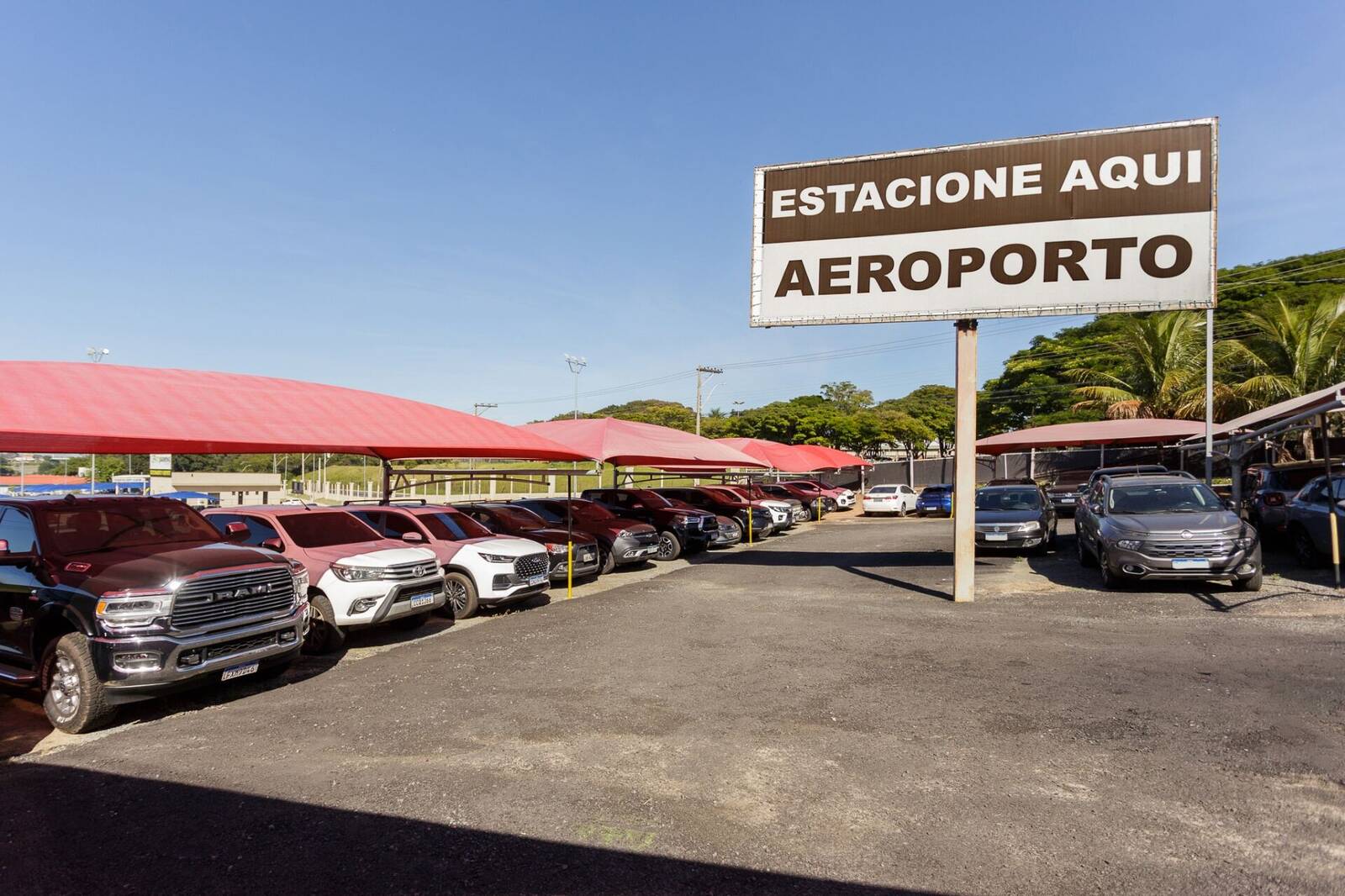 Pátio panorâmico do Bandeira Park ao lado do Aeroporto de Viracopos